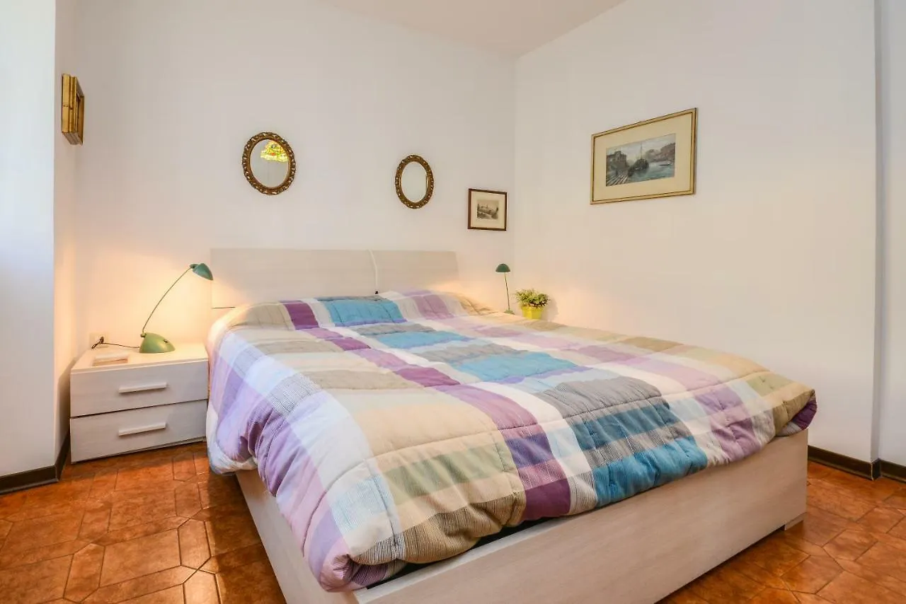 Appartamento Ex dimora di Lawrence Gargnano 0*,  Italia